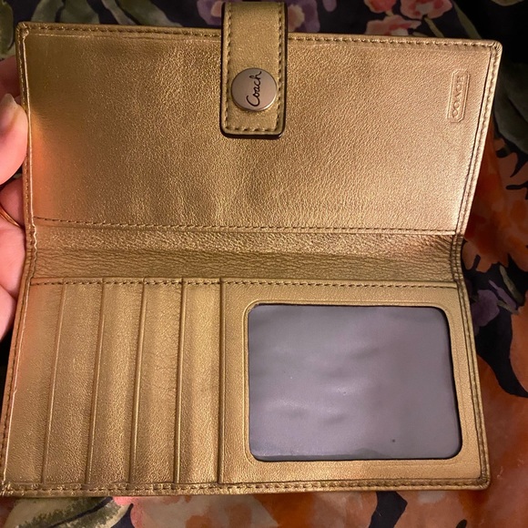 Coach 2-piece set. Will not separate - Picture 2 of 8